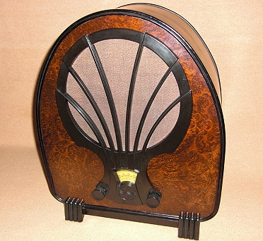 Art Deco. Philips 830A